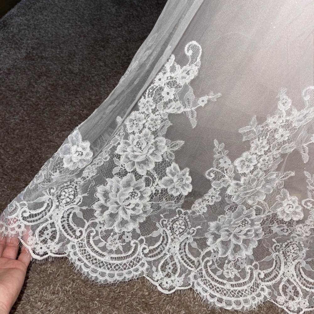 Wedding Dress - Picture 2 of 5